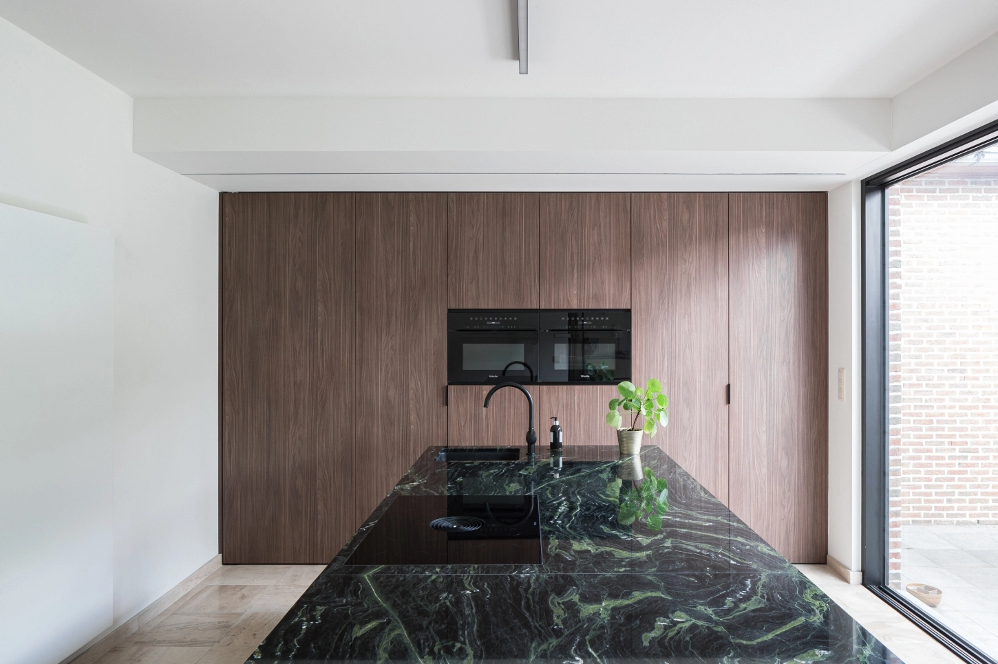 Functionaliteit en esthetiek in je minimalistische keukendesign.