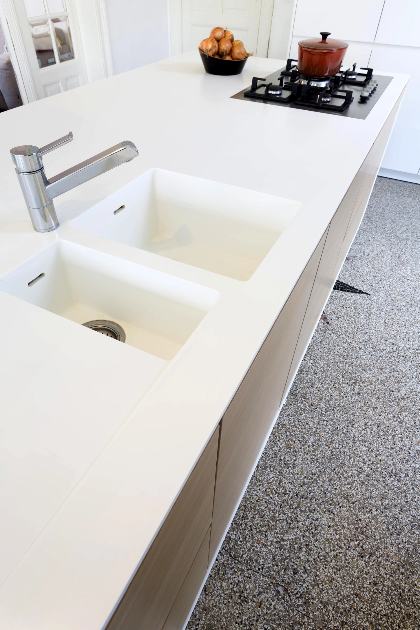Découvrez les secrets du Corian Solid Surface.